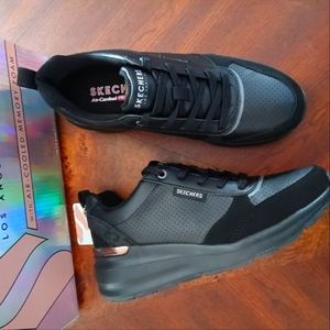 Skechers Street Los Angeles with air-cooled memory foam size 6
